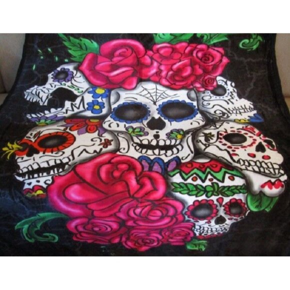 New Six Skulls & Roses Plush Throw Gift Blanket Sherpa Ardras Day of the Dead - Picture 3 of 5